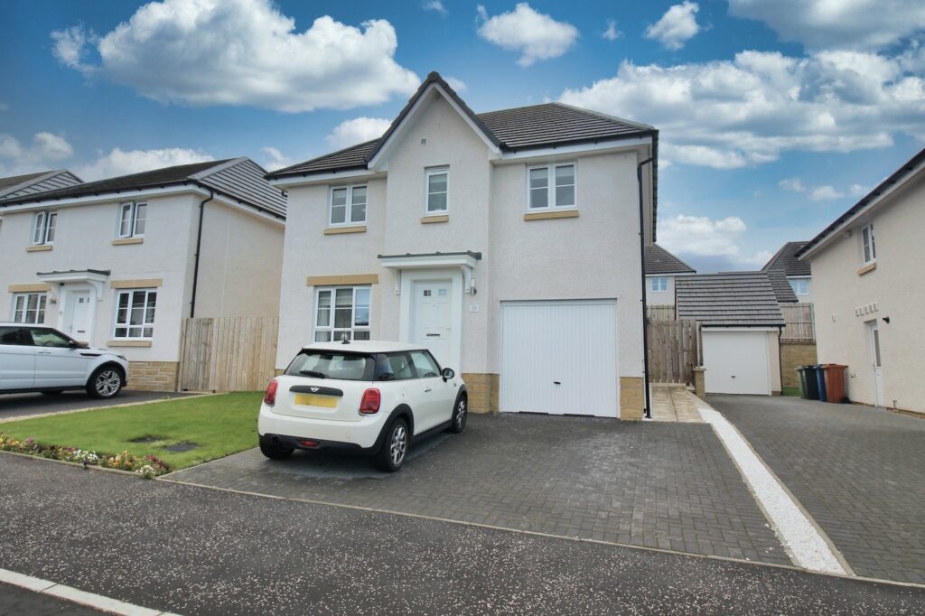 Braes O Yetts Drive Kirkintilloch G66 3FF